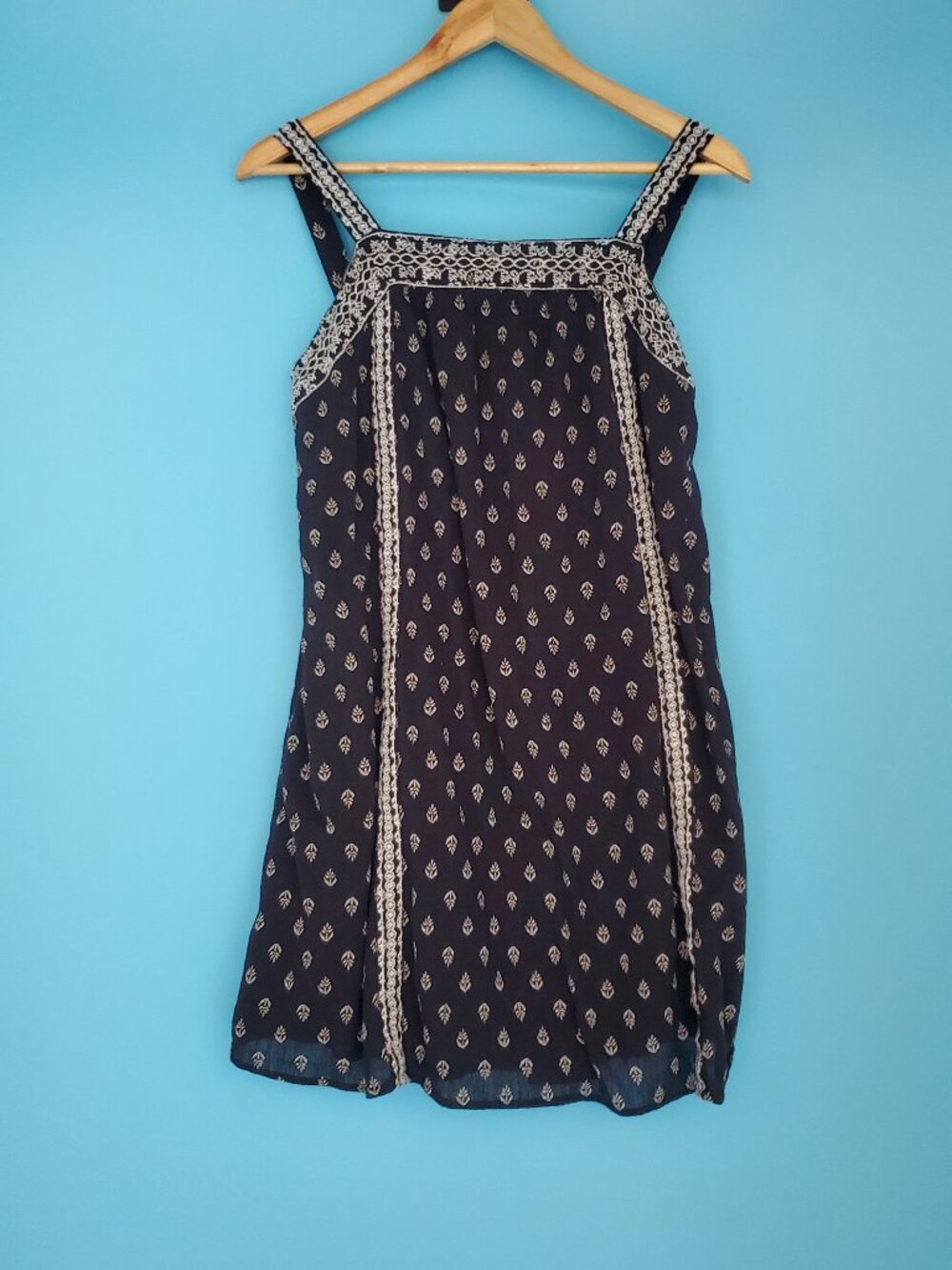 Old Navy Dress Size Small Cotton Sleeveless Embroidered